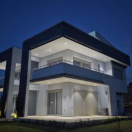 Pearl Luxury Παραλία Διονυσίου